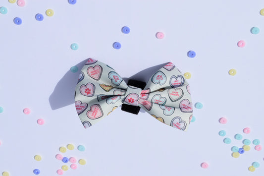 'Barks and Kisses' Bow